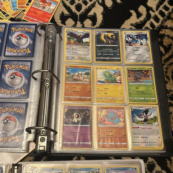 533 Pokémon cards, pets, trainers, energy cards. Everything included.  2 binders - Picture 5 of 6